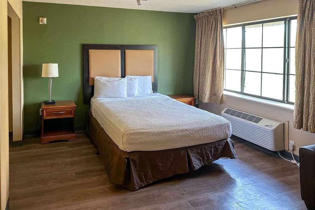 Suburban Studios Houston North I-45 Δωμάτιο φωτογραφία